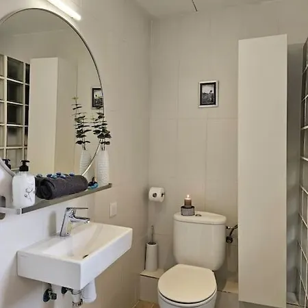 2 Bedrooms, 2 Bathrooms, 2 Balconys Apartament *