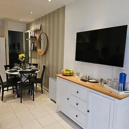 2 Bedrooms, 2 Bathrooms, 2 Balconys