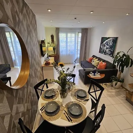 公寓 2 Bedrooms, 2 Bathrooms, 2 Balconys *