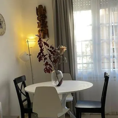 2 Bedrooms, 2 Bathrooms, 2 Balconys *